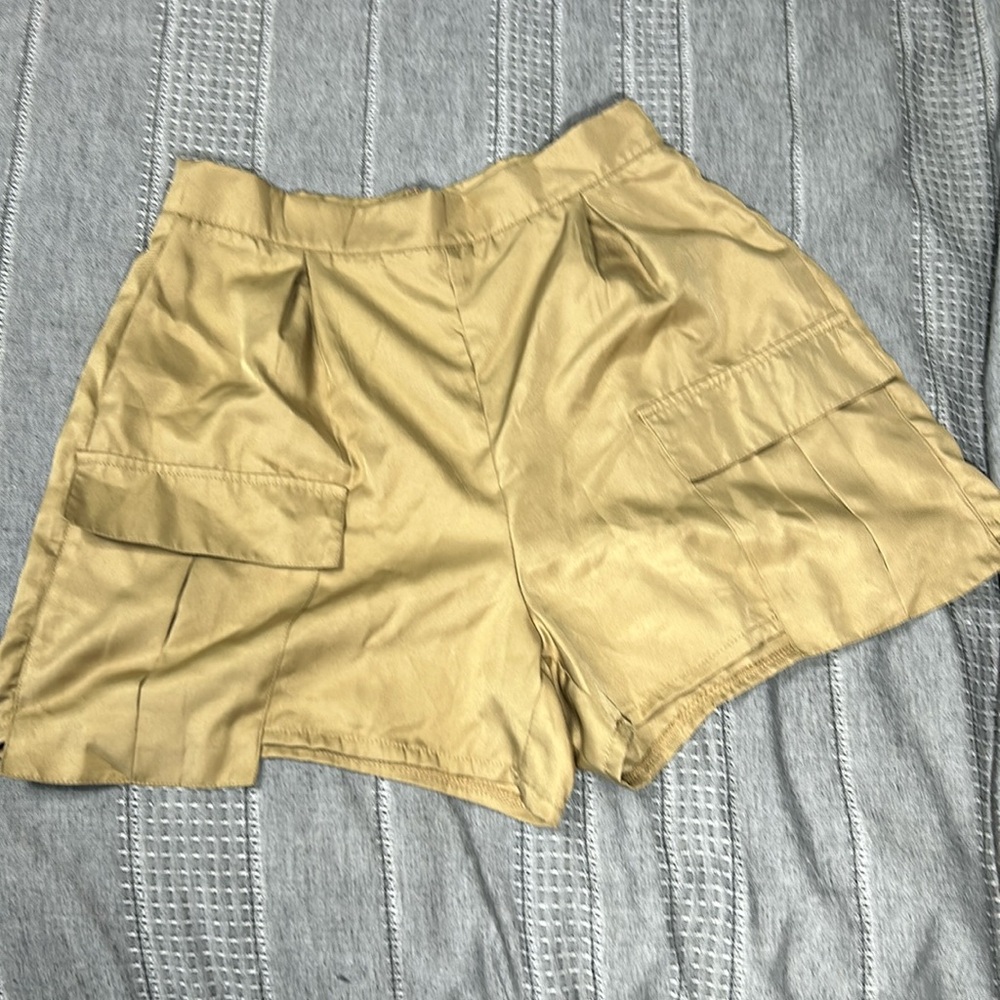 Pretty little things shorts